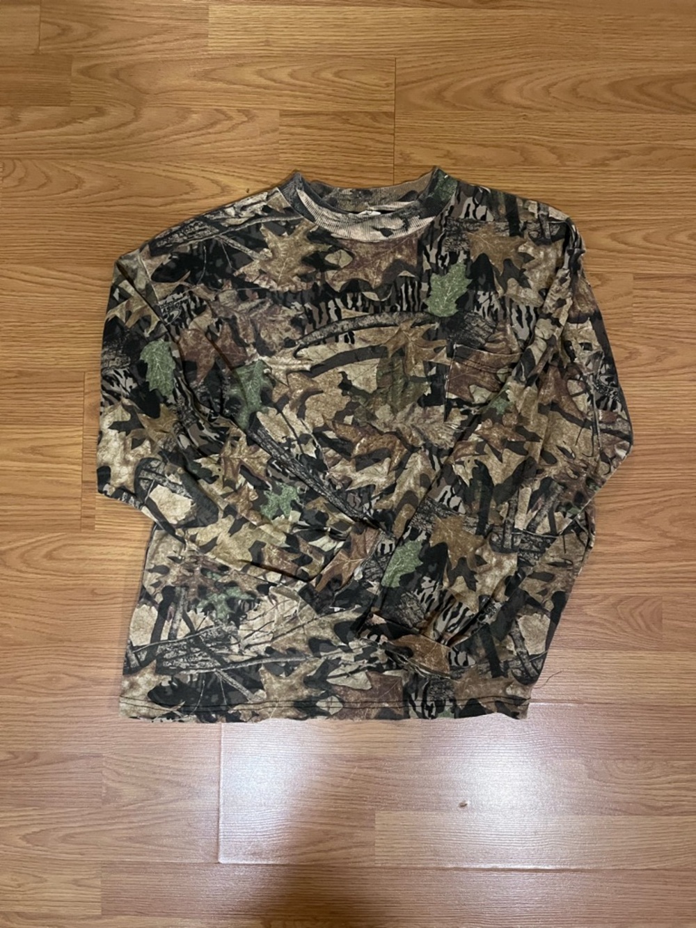 Vintage Men's Camouflage Long-Sleeve Crewneck Shirt - Green, Brown, Black